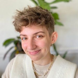 Meet your Posher, Em